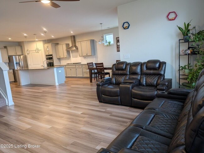 Building Photo - 2861 Hamilton Springs Dr