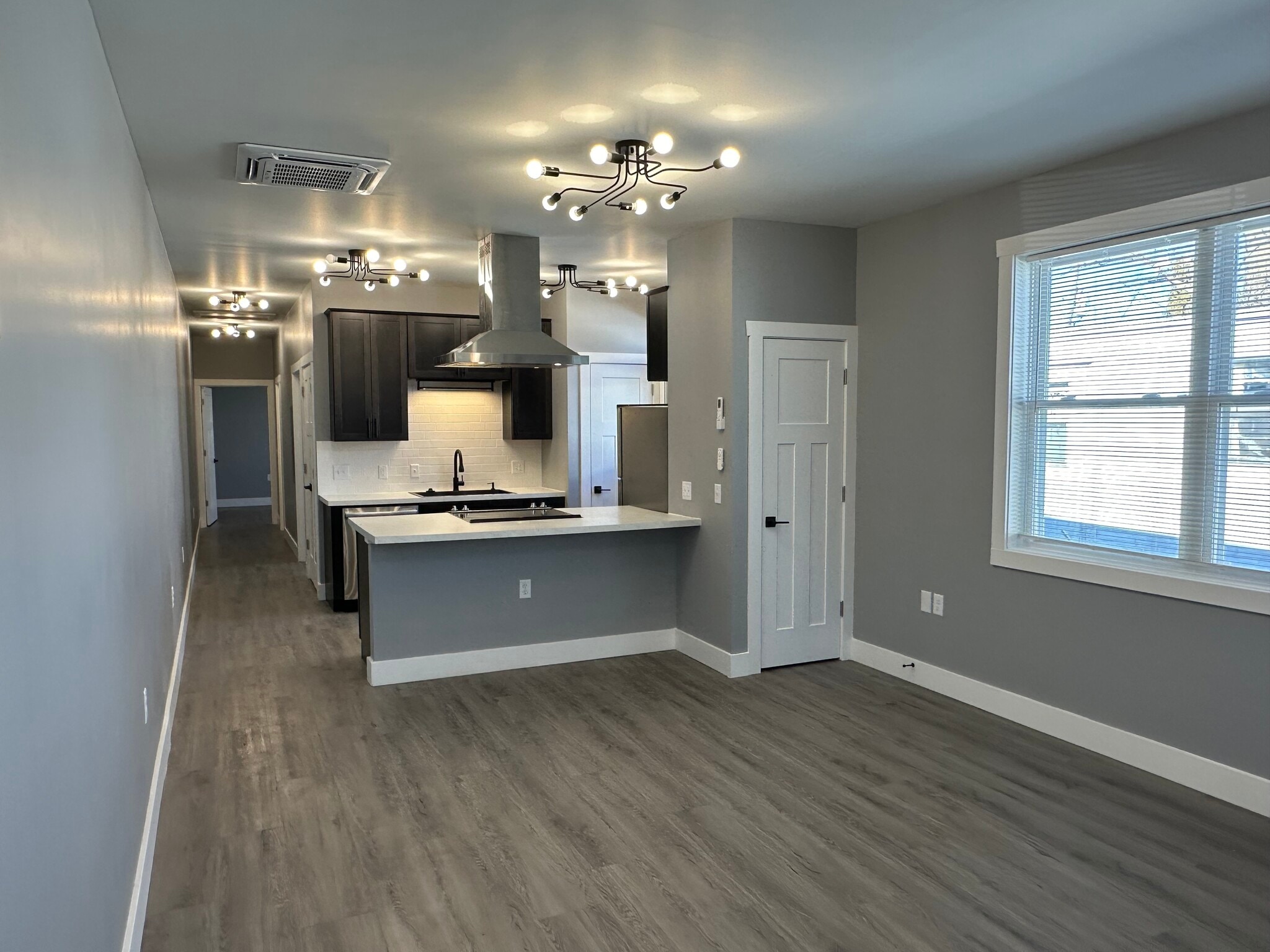 Building Photo - 1102 S Malott St