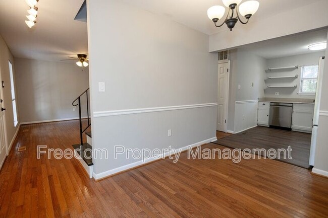 Building Photo - 5685 Roundtree Dr