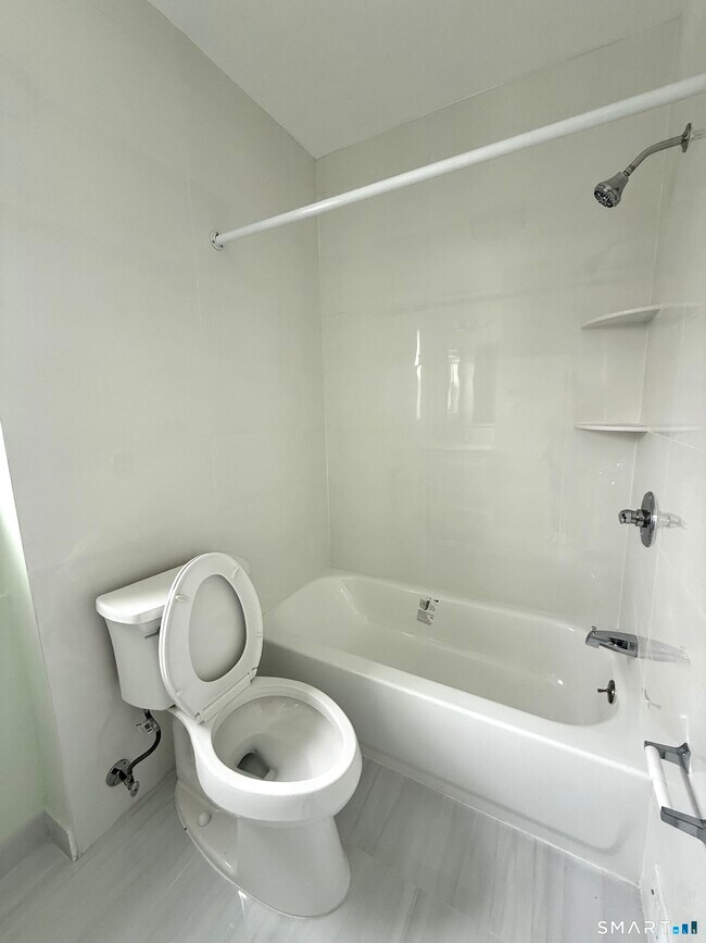 Building Photo - 21 Edgar St