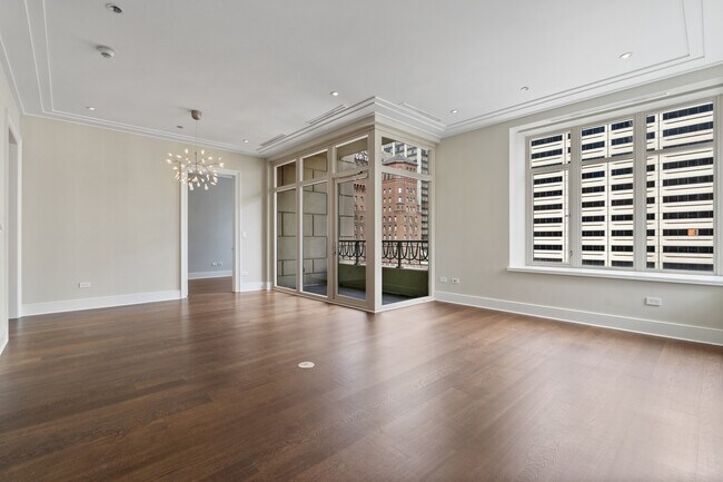 Building Photo - 118 E Erie St