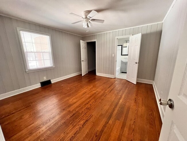 Building Photo - 807 N Ellis Ave