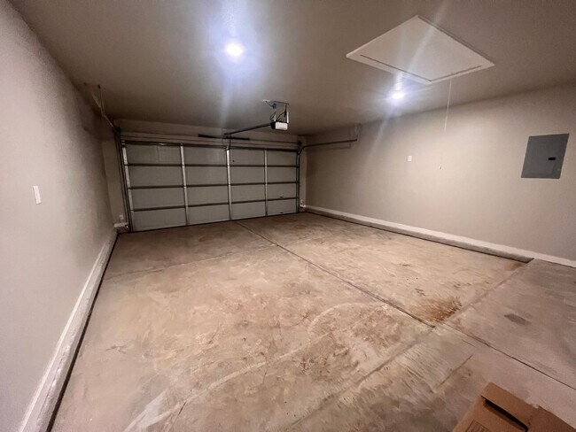 Building Photo - New Construction in Harvest
