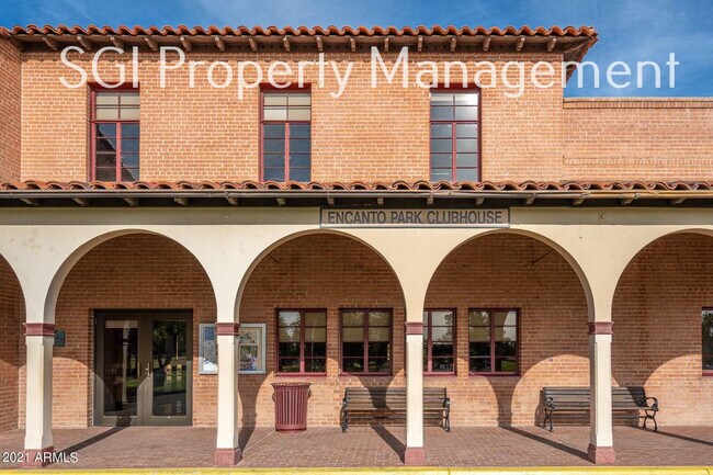 Building Photo - 1315 W Holly St