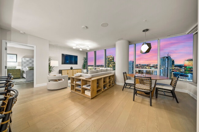 Building Photo - 888 W E St