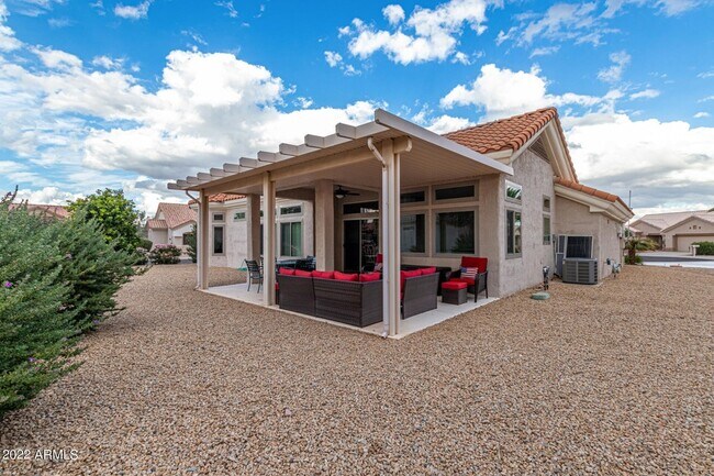 Building Photo - 14113 W Robertson Dr