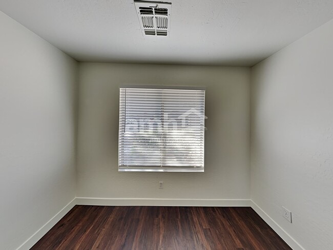 Building Photo - 2637 S 63rd Dr