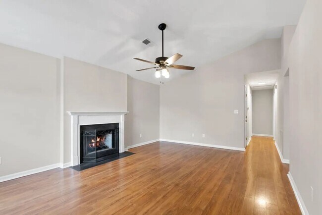 Building Photo - Cashel Court