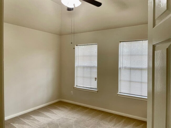 Building Photo - 4503 Northshore Ct