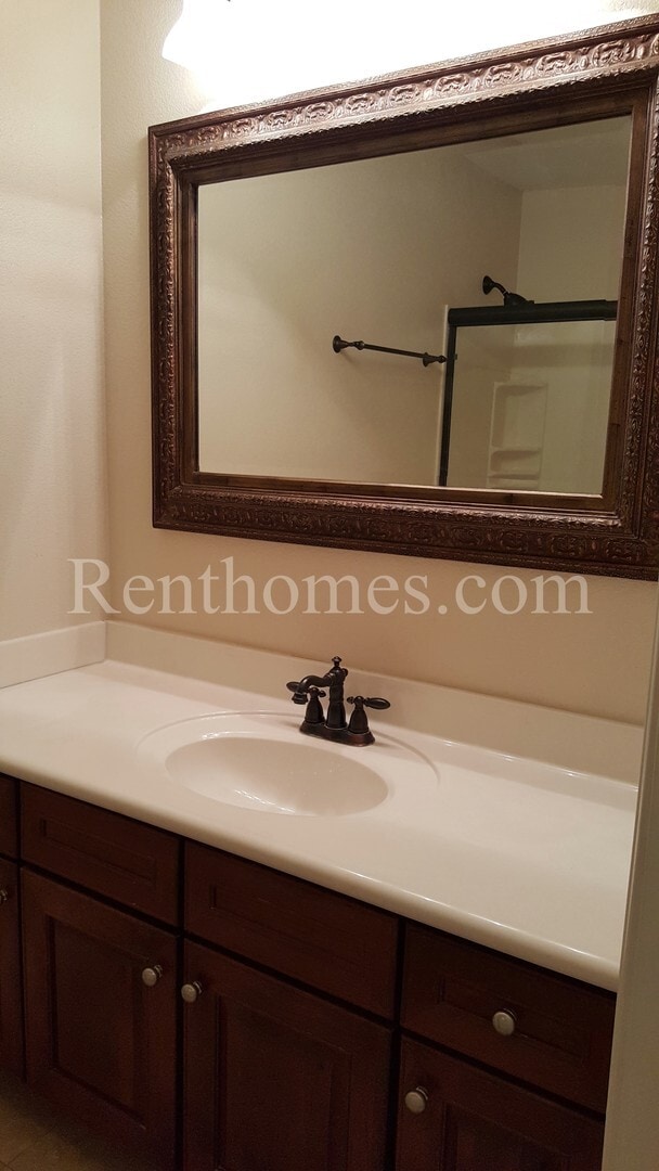 Building Photo - La Jolla, 8430 Via Mallorca #110 -Granite Counters, Community Pool and Spa, Near UCSD!