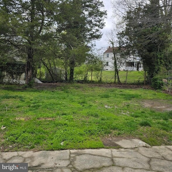 Building Photo - 21676 N Essex Dr