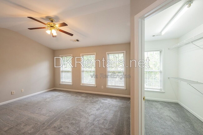 Building Photo - 2358 Towneview Ct SE