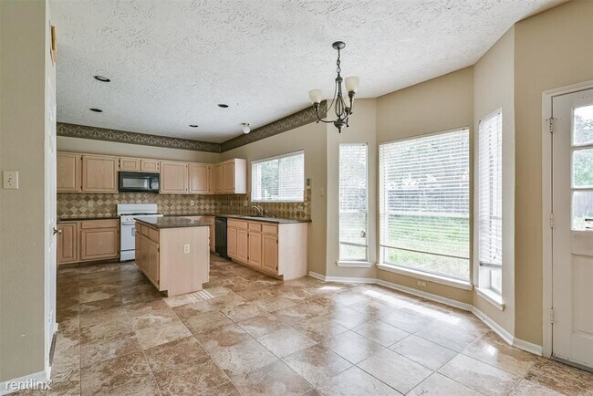 Building Photo - 4 br, 2 bath House - 1108 Woodchase Drive