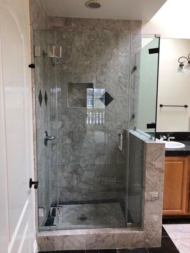 Building Photo - 2022 Plant Ave