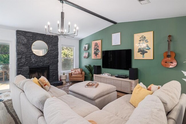 Building Photo - 2205 Trede Dr