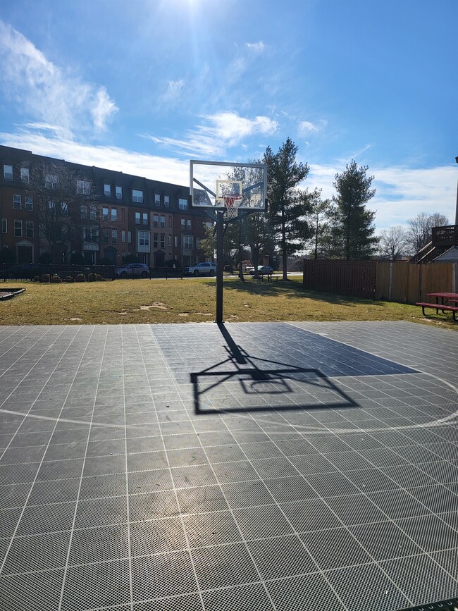 Building Photo - 1438 Wheyfield Dr