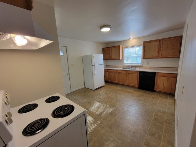 Building Photo - 1511 10th Ave