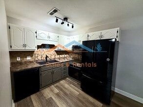 Building Photo - 2 Bedroom Condo on Chapman Mountain