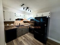 Building Photo - 2 Bedroom Condo on Chapman Mountain