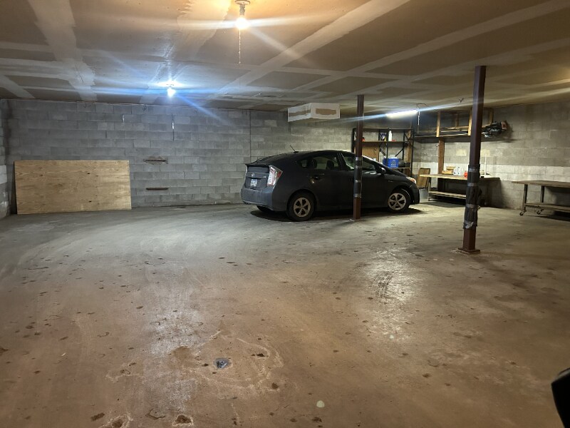 Building Photo - 401 Walnut Ave