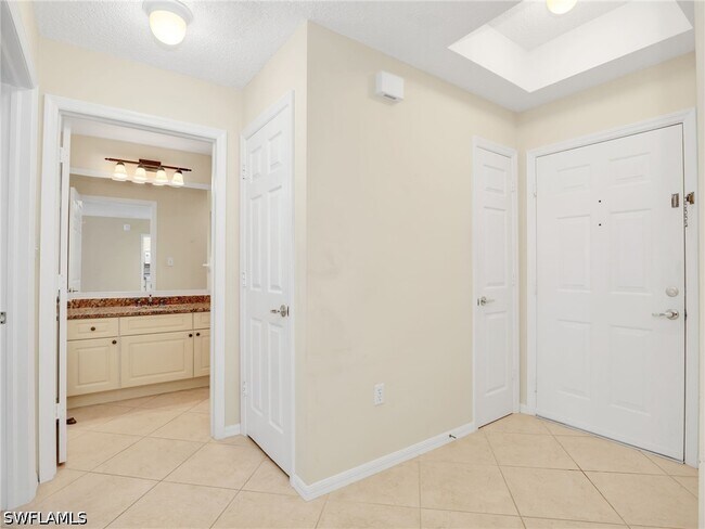 Building Photo - 201 Arbor Lake Dr