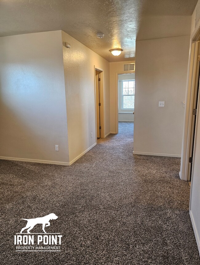 Building Photo - 1/2 off First Full Month! 3bed/2.5 bath ho...