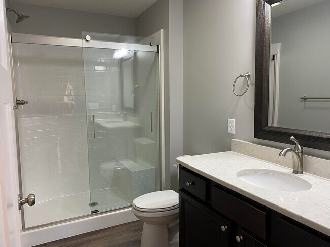 Building Photo - 1921 Grandioso Dr