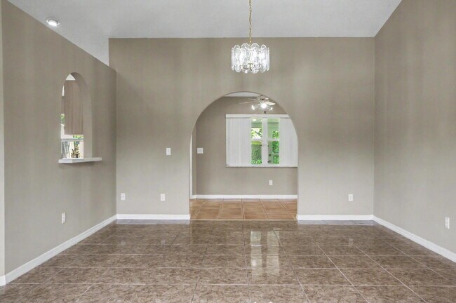 Building Photo - Charming Rental on Quiet Cul-de-Sac!
