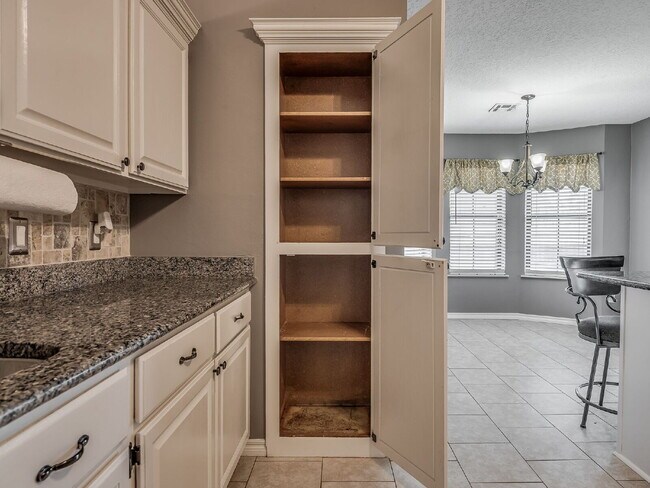 Building Photo - Immaculate Edmond Home with New Carpet and Storm Shelter!
