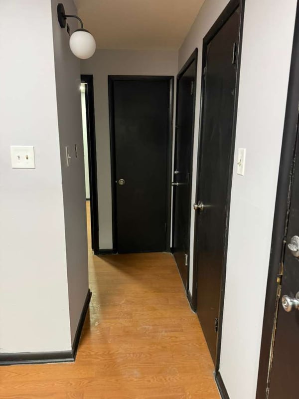 Building Photo - 1379 River Dr