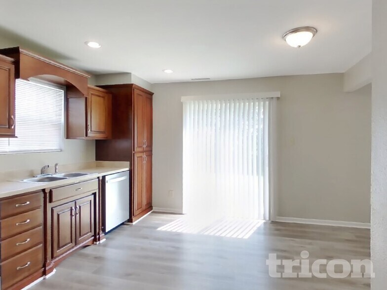 Building Photo - 7629 Mansfield Way