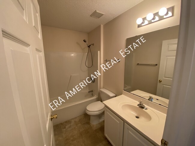 Building Photo - ***MOVE IN SPECIAL- First Full Month Rent ...