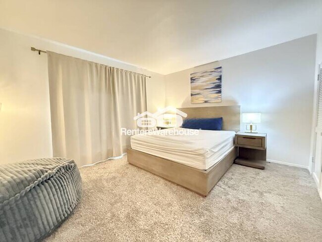Building Photo - All bills  included condo,  close To TCU