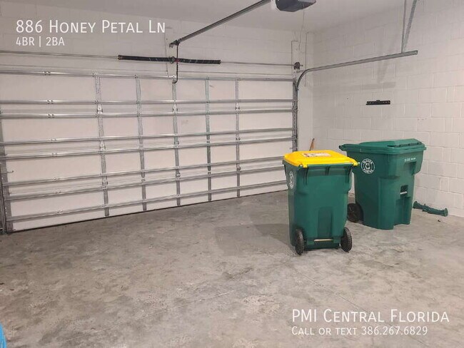 Building Photo - 886 Honey Petal Ln