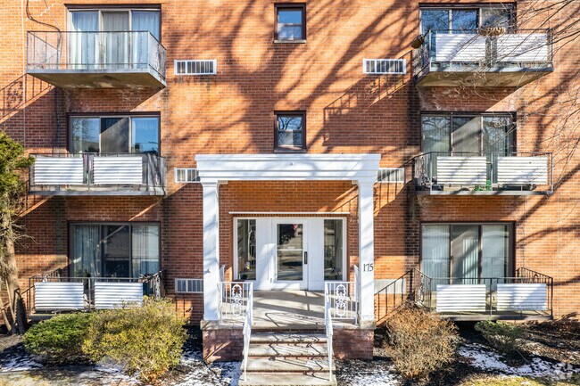 Entrance - Aldor Apartments