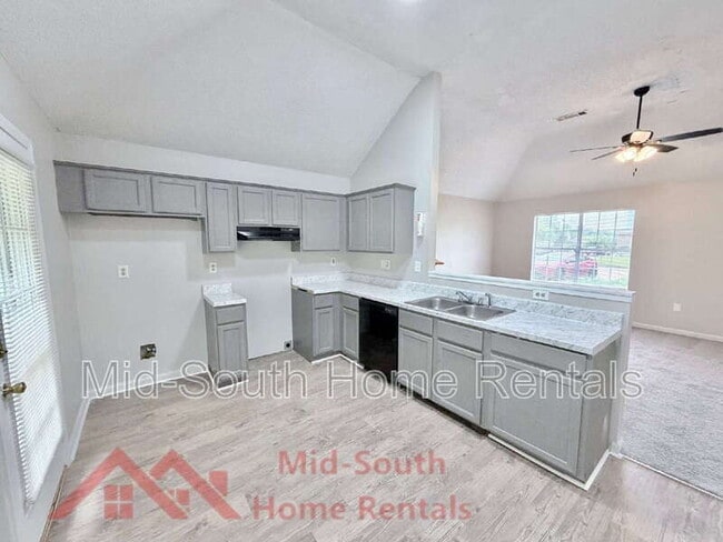 Building Photo - 4473 Cleopatra Cove N