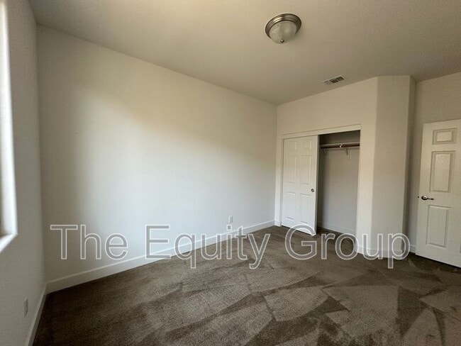 Building Photo - 1724 W Sedona Ave