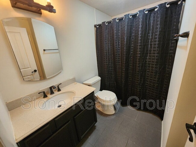 Building Photo - 44 Allendale Ln