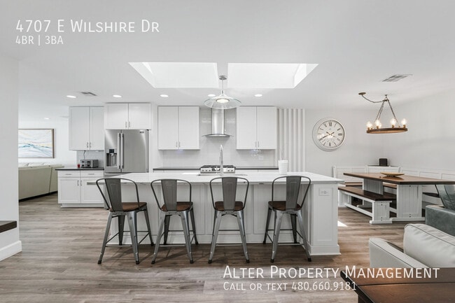 Building Photo - 4707 E Wilshire Dr