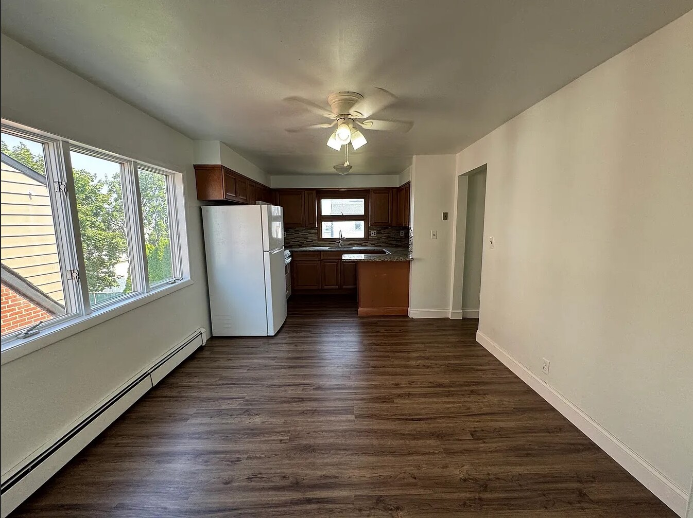 Building Photo - 164 Eagle St