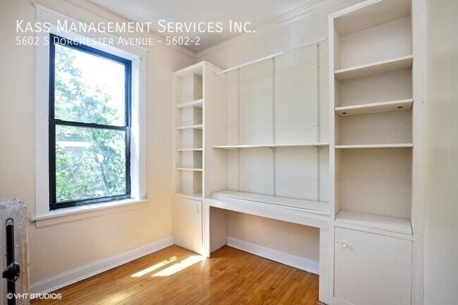 Building Photo - 5602 S Dorchester Ave