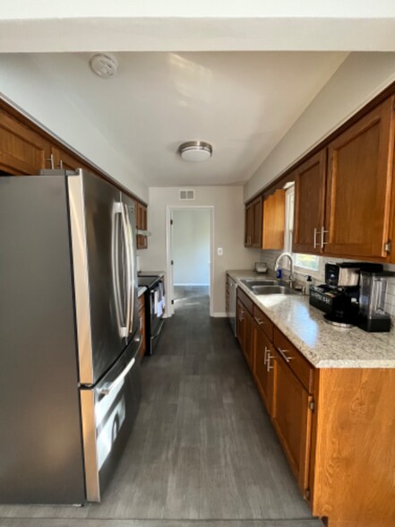 Building Photo - 8024 Outlook Dr