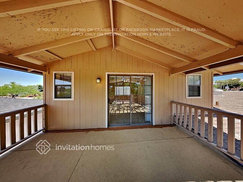 Building Photo - 2323 E Mitchell Dr