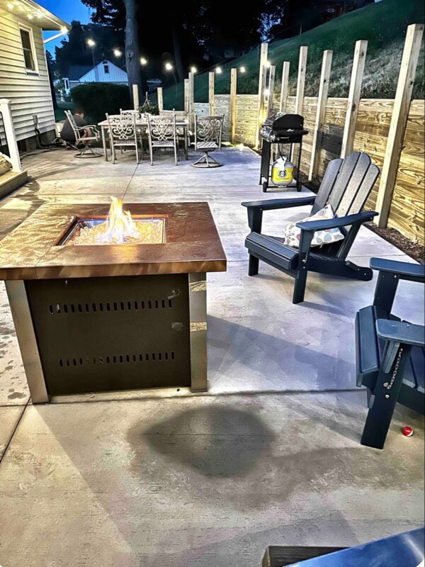 Building Photo - 2245 Lakeshore Dr