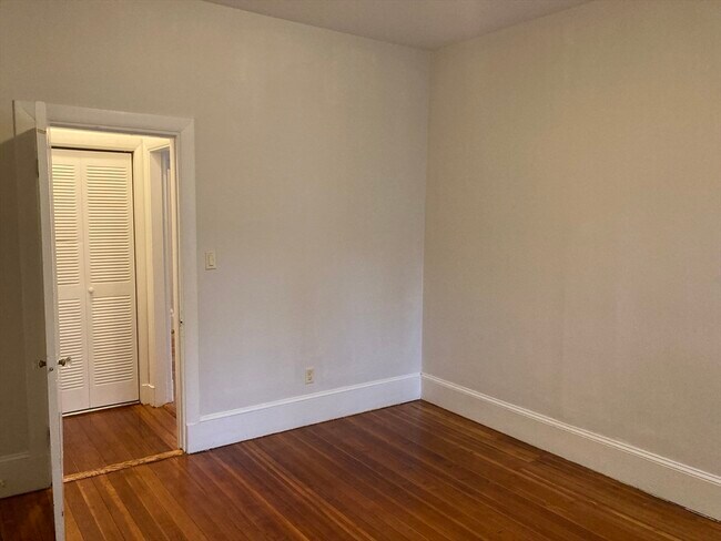 Building Photo - 15 Trowbridge St