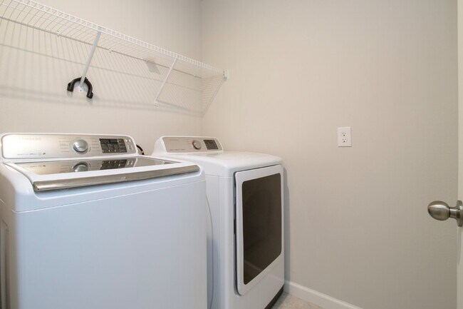 Building Photo - Stunning 3 Bed Townhouse for Rent in Lakewood Ranch! Spacious, Modern, and Move-In Ready!