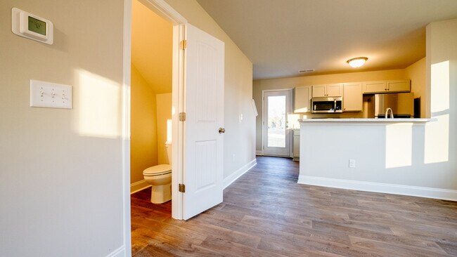 Building Photo - 203 Cromer Rd