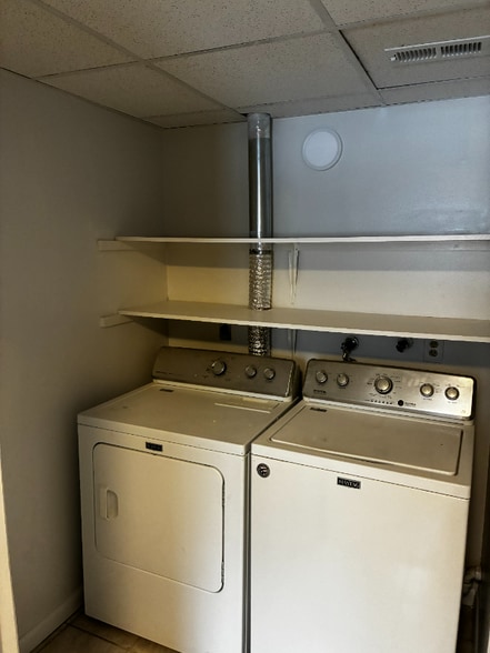 Building Photo - 720 Ohio Pike