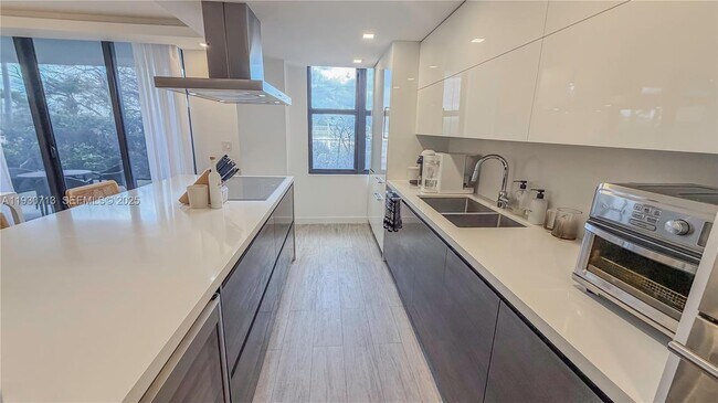 Building Photo - 9801 Collins Ave