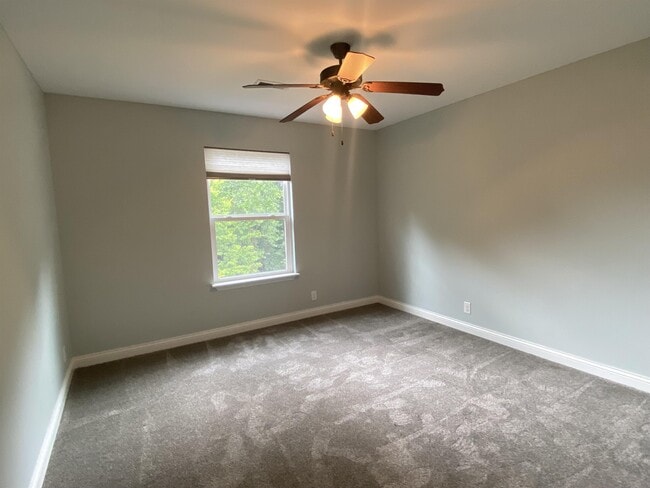 Building Photo - 355 Vineland Pl Dr